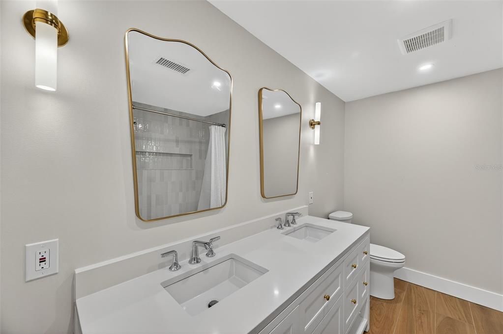 For Sale: $499,600 (4 beds, 2 baths, 1799 Square Feet)