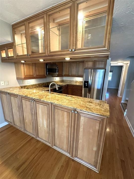 For Rent: $4,200 (3 beds, 3 baths, 1700 Square Feet)