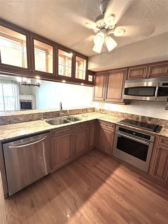 For Rent: $4,200 (3 beds, 3 baths, 1700 Square Feet)