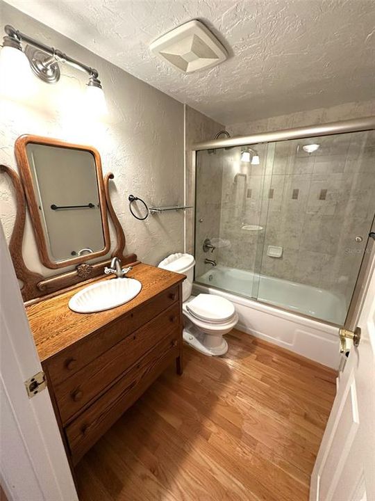 For Rent: $4,200 (3 beds, 3 baths, 1700 Square Feet)