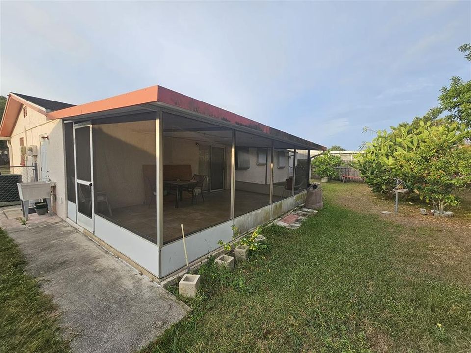 На продажу: $170,000 (2 спален, 1 ванн, 840 Квадратных фут)