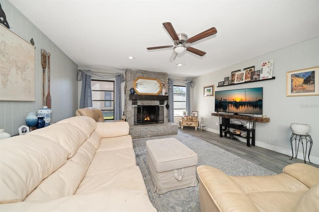 For Sale: $575,000 (3 beds, 2 baths, 1813 Square Feet)