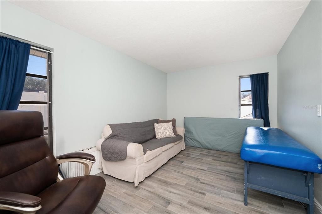 For Sale: $575,000 (3 beds, 2 baths, 1813 Square Feet)