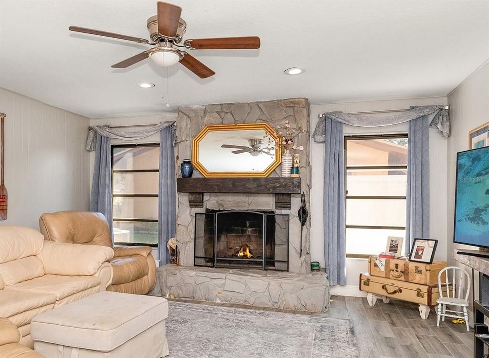 For Sale: $575,000 (3 beds, 2 baths, 1813 Square Feet)