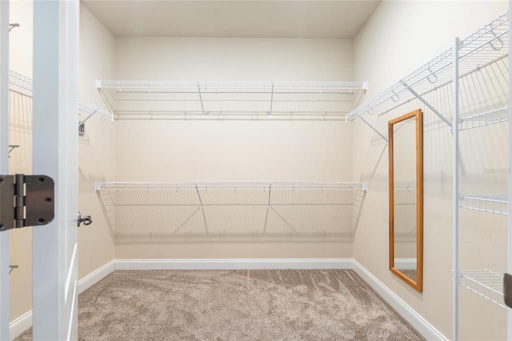 Под контрактом: $349,900 (3 спален, 2 ванн, 1794 Квадратных фут)