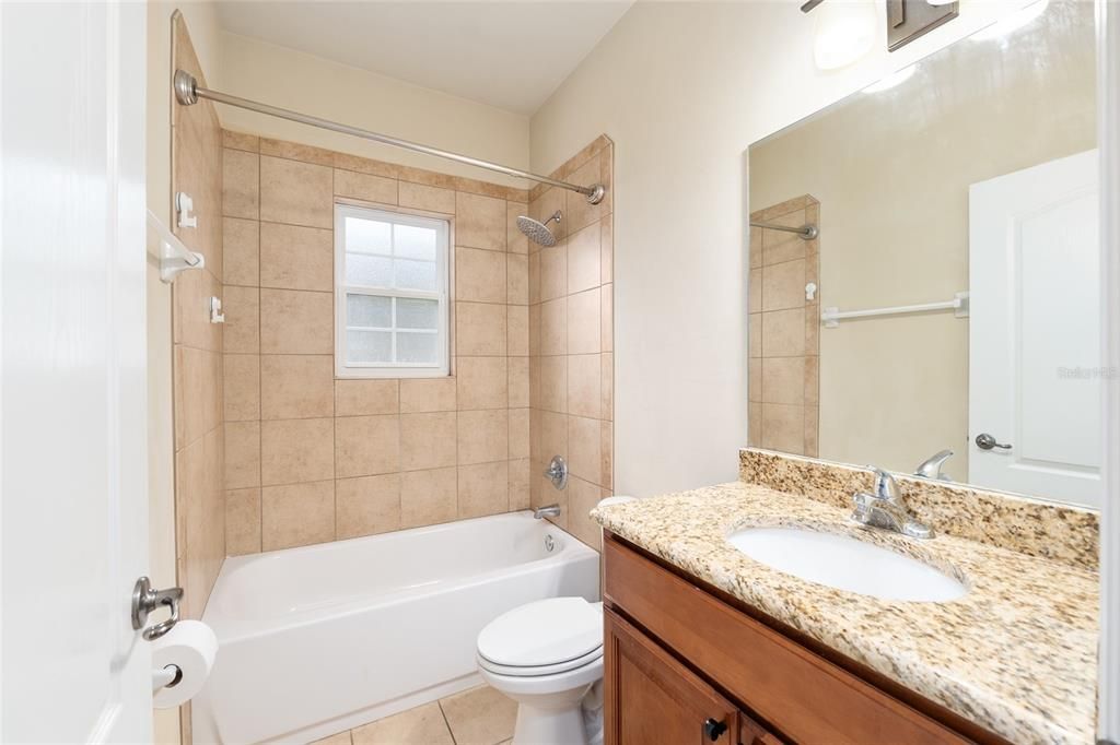 Под контрактом: $349,900 (3 спален, 2 ванн, 1794 Квадратных фут)