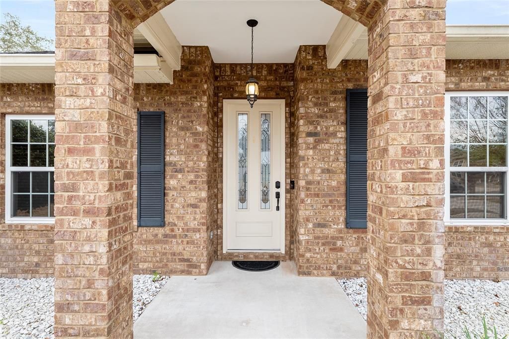 Под контрактом: $349,900 (3 спален, 2 ванн, 1794 Квадратных фут)