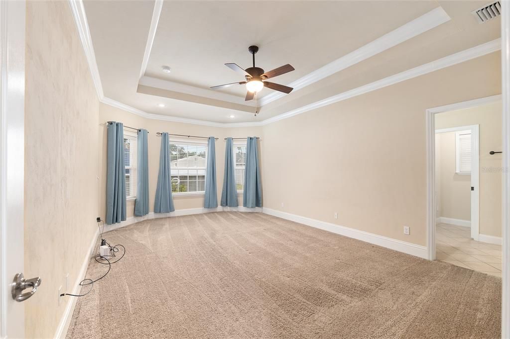 Под контрактом: $349,900 (3 спален, 2 ванн, 1794 Квадратных фут)