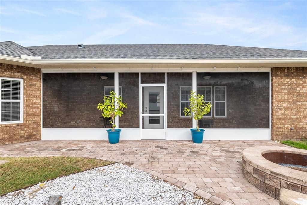 Под контрактом: $349,900 (3 спален, 2 ванн, 1794 Квадратных фут)