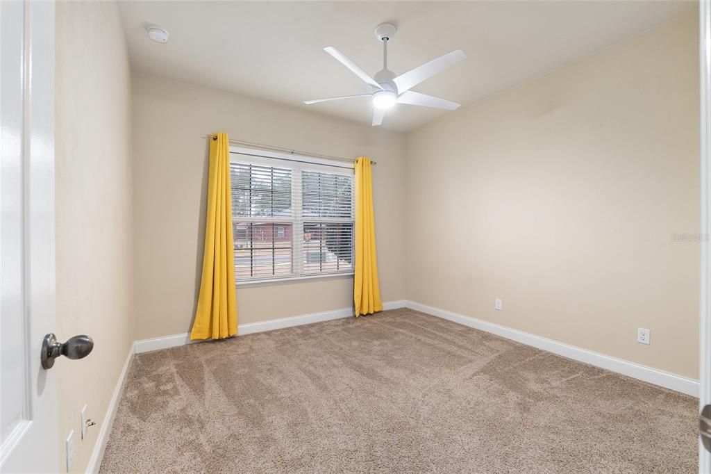 Под контрактом: $349,900 (3 спален, 2 ванн, 1794 Квадратных фут)