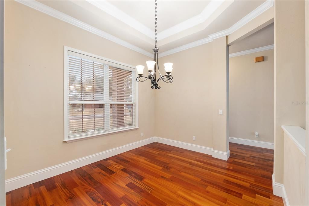 Под контрактом: $349,900 (3 спален, 2 ванн, 1794 Квадратных фут)