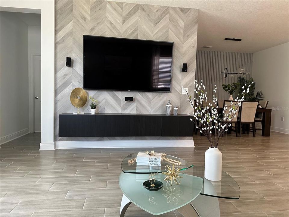 待售: $615,000 (4 贝兹, 2 浴室, 2240 平方英尺)