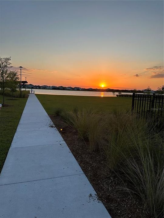 待售: $615,000 (4 贝兹, 2 浴室, 2240 平方英尺)