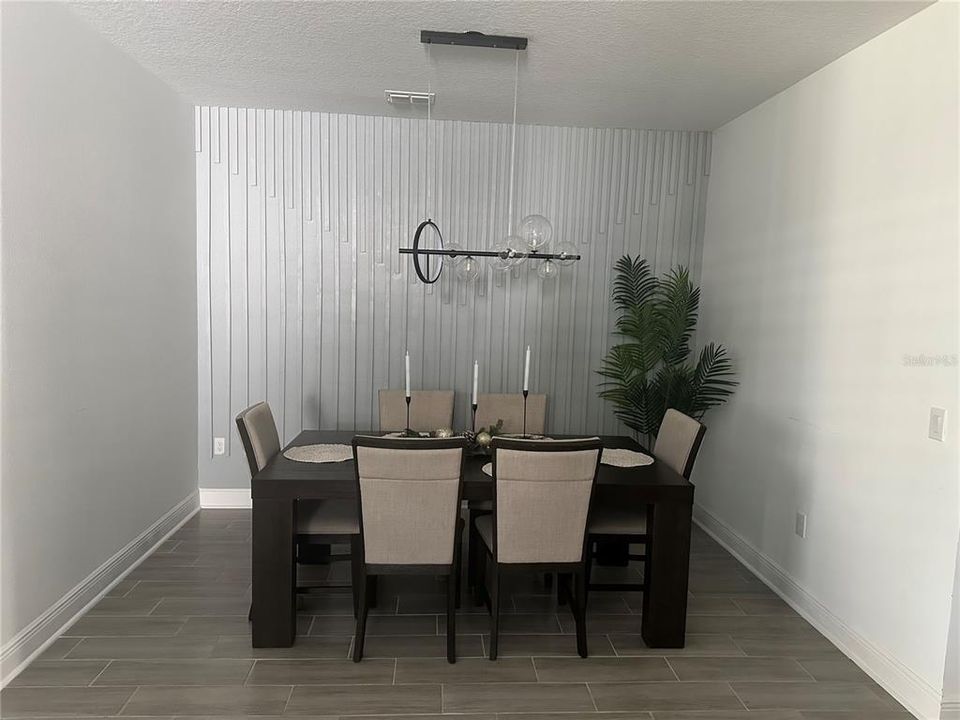 待售: $615,000 (4 贝兹, 2 浴室, 2240 平方英尺)