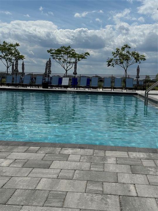 待售: $615,000 (4 贝兹, 2 浴室, 2240 平方英尺)