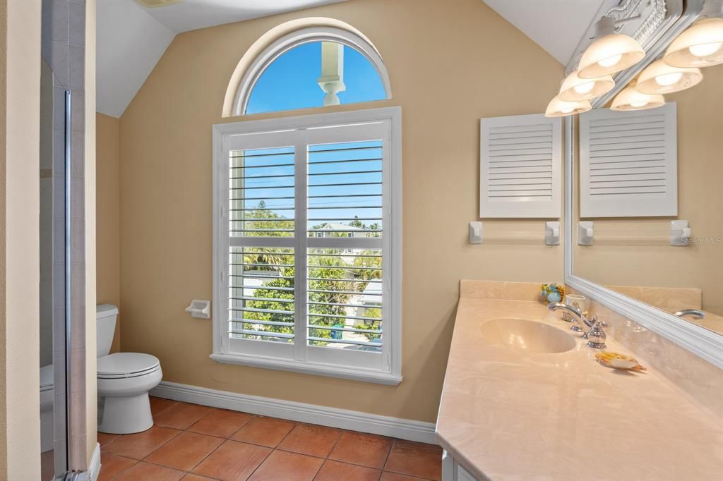 For Sale: $3,149,000 (4 beds, 3 baths, 2421 Square Feet)