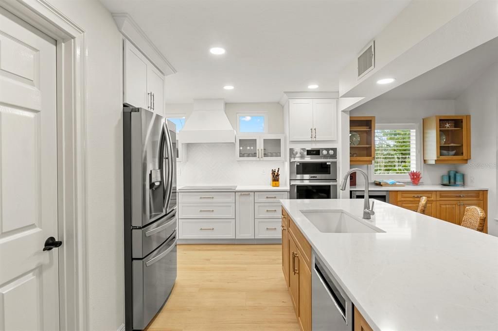 For Sale: $3,149,000 (4 beds, 3 baths, 2421 Square Feet)