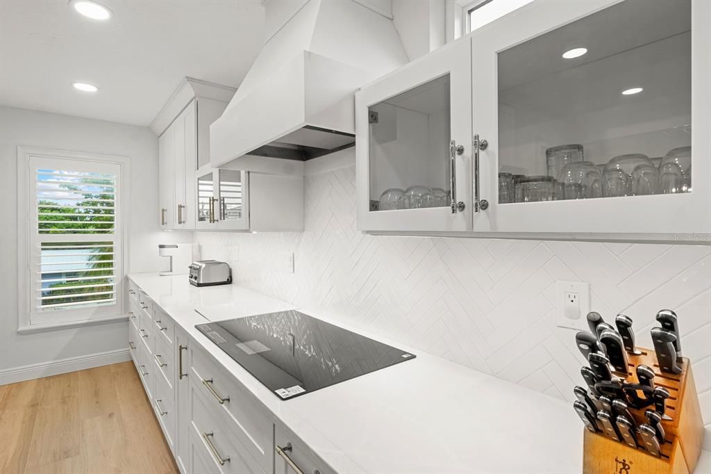 For Sale: $3,149,000 (4 beds, 3 baths, 2421 Square Feet)