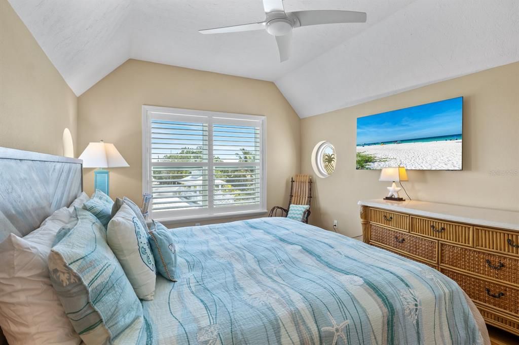 For Sale: $3,149,000 (4 beds, 3 baths, 2421 Square Feet)