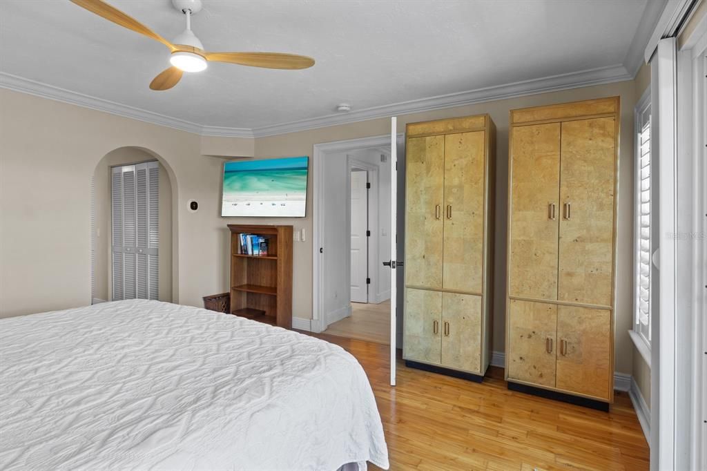 For Sale: $3,149,000 (4 beds, 3 baths, 2421 Square Feet)