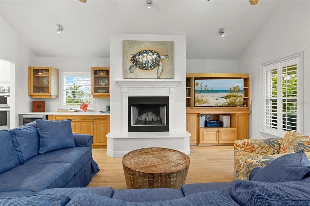 For Sale: $3,149,000 (4 beds, 3 baths, 2421 Square Feet)