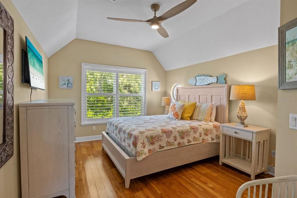 For Sale: $3,149,000 (4 beds, 3 baths, 2421 Square Feet)