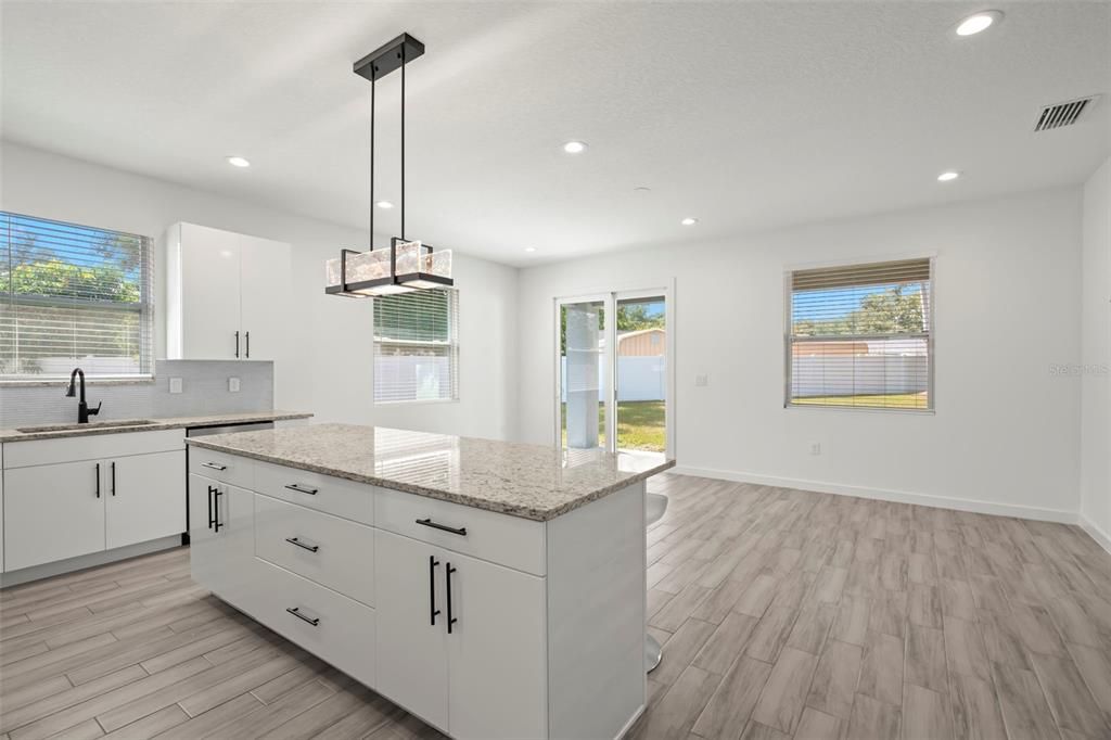 В аренду: $2,500 (3 спален, 2 ванн, 1467 Квадратных фут)