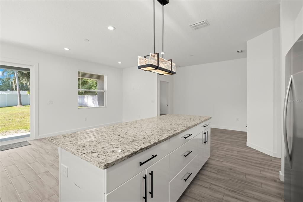 В аренду: $2,500 (3 спален, 2 ванн, 1467 Квадратных фут)