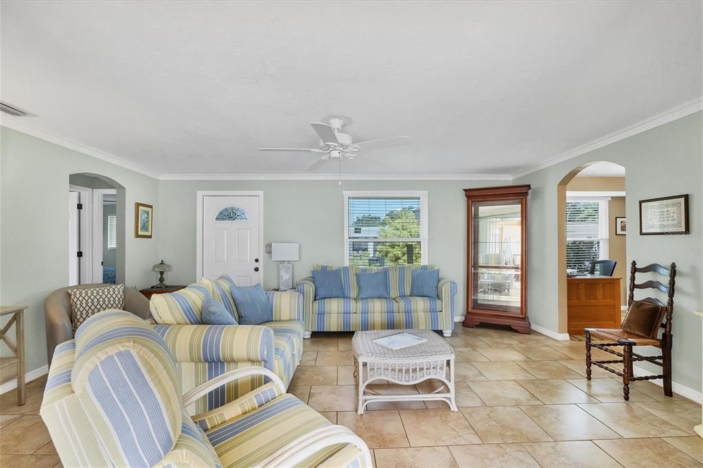 En Venta: $375,000 (2 camas, 2 baños, 1304 Pies cuadrados)