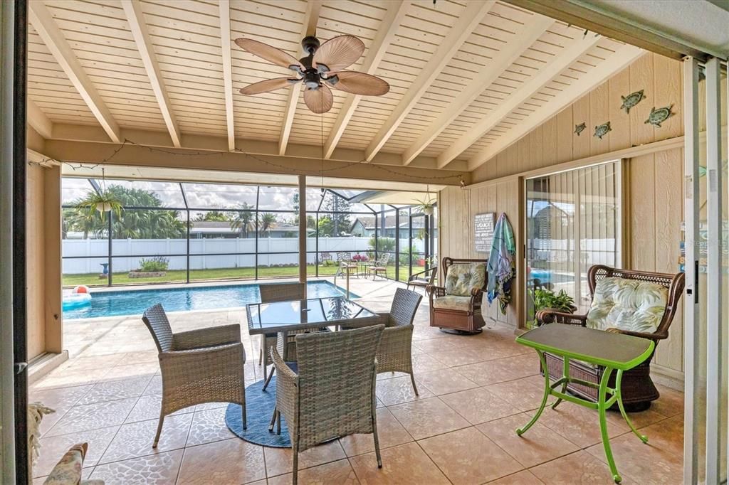 En Venta: $375,000 (2 camas, 2 baños, 1304 Pies cuadrados)