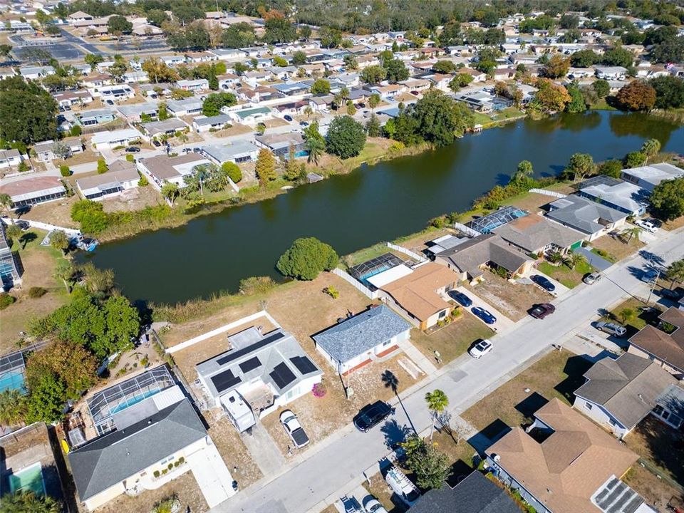 For Sale: $225,000 (2 beds, 1 baths, 872 Square Feet)