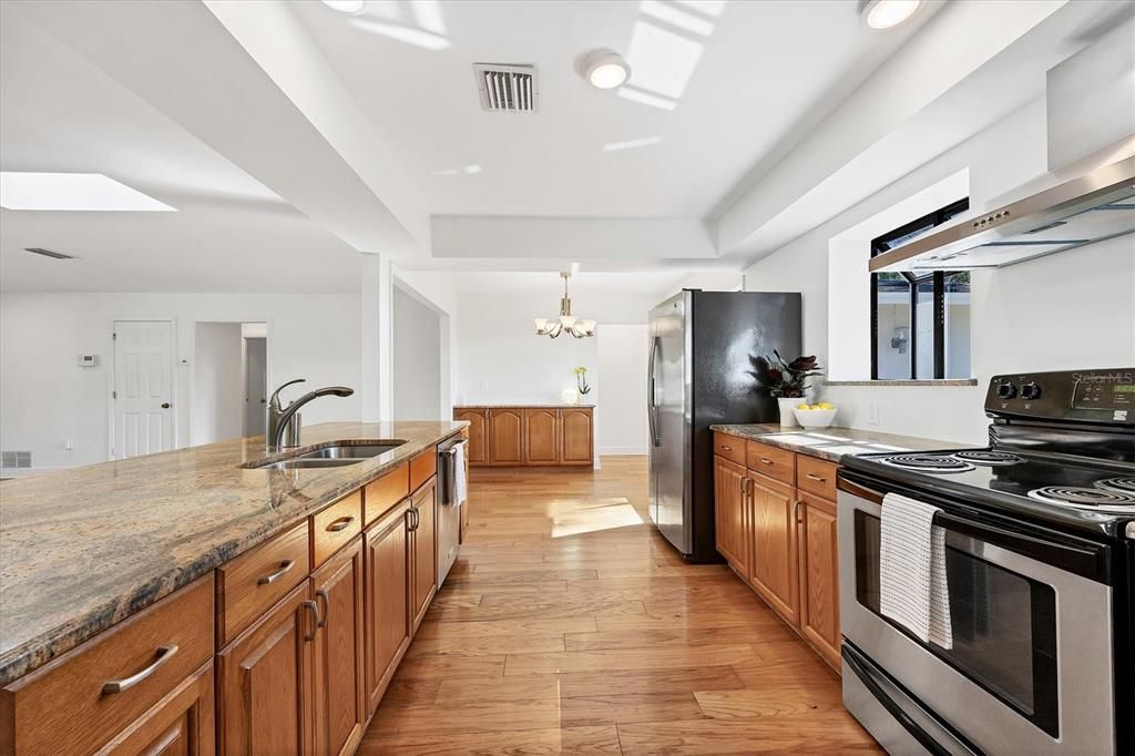 待售: $787,000 (3 贝兹, 2 浴室, 1547 平方英尺)