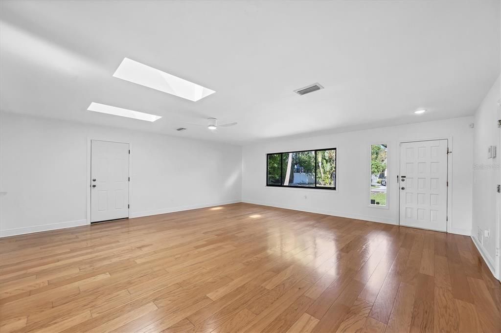 待售: $787,000 (3 贝兹, 2 浴室, 1547 平方英尺)