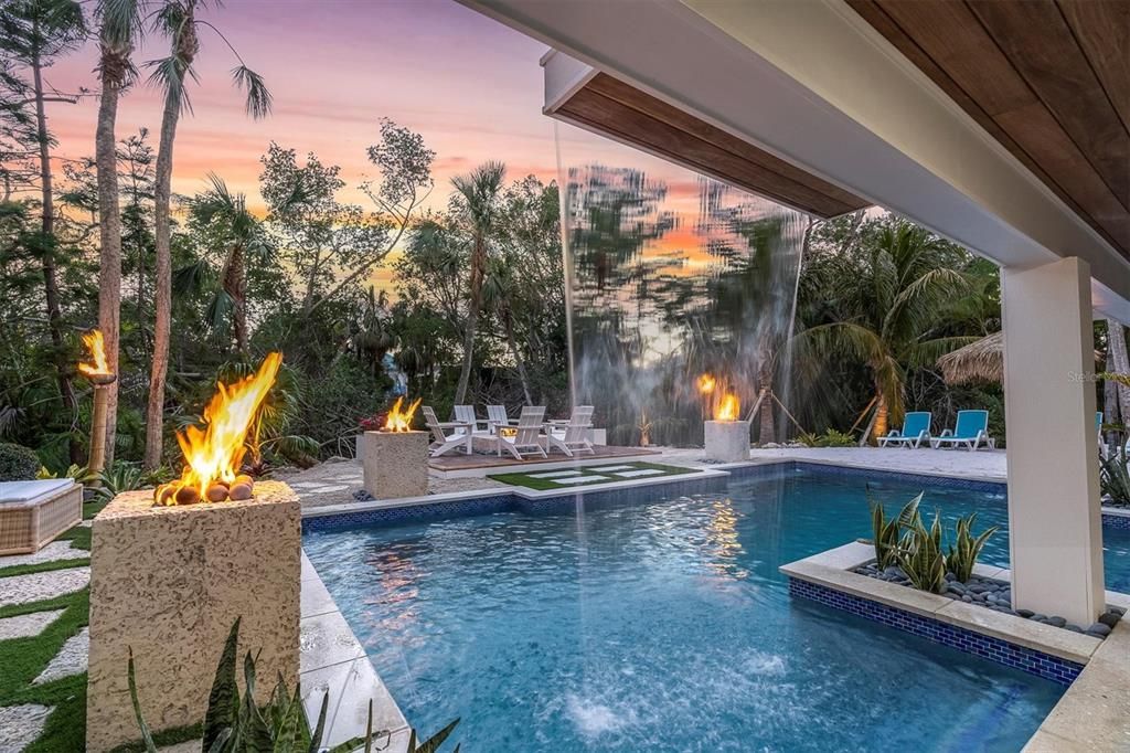 En Venta: $2,250,000 (6 camas, 4 baños, 3500 Pies cuadrados)