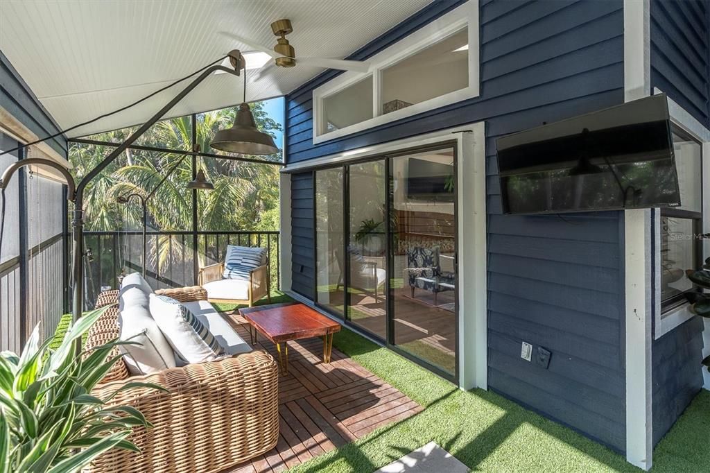 En Venta: $2,250,000 (6 camas, 4 baños, 3500 Pies cuadrados)