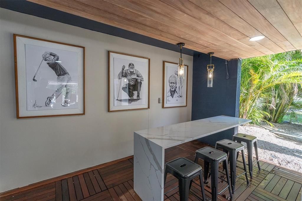 En Venta: $2,250,000 (6 camas, 4 baños, 3500 Pies cuadrados)