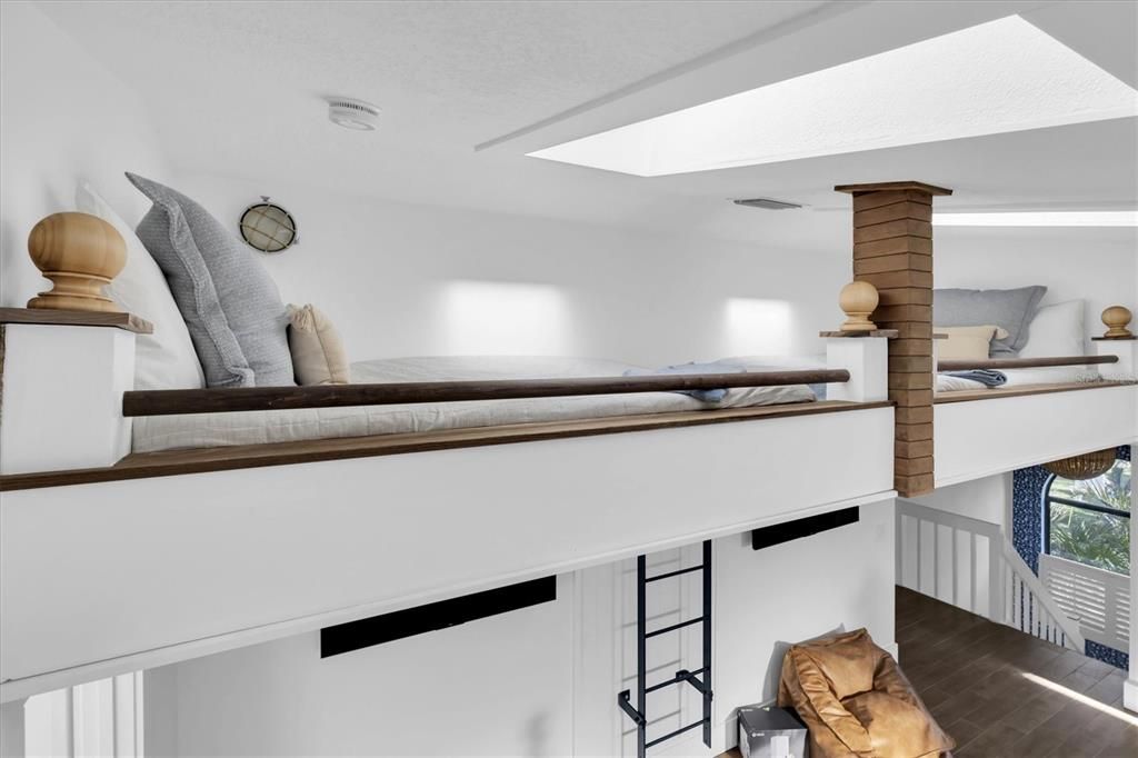 En Venta: $2,250,000 (6 camas, 4 baños, 3500 Pies cuadrados)