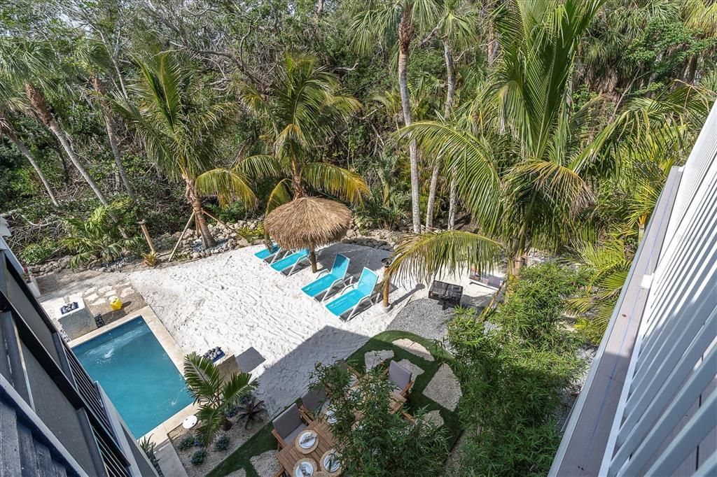 En Venta: $2,250,000 (6 camas, 4 baños, 3500 Pies cuadrados)