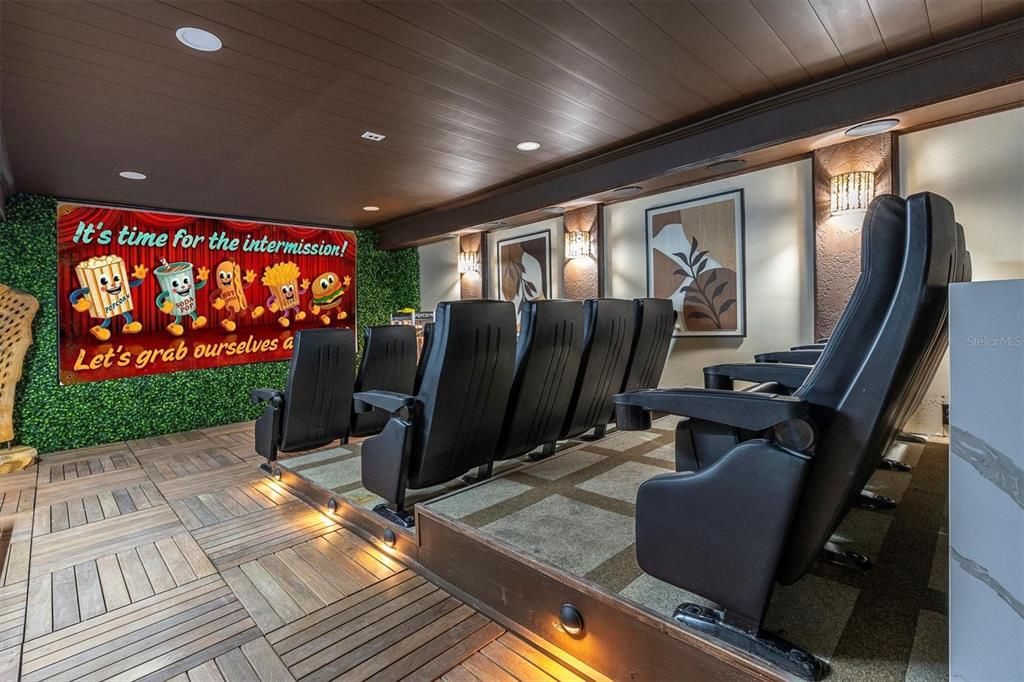 En Venta: $2,250,000 (6 camas, 4 baños, 3500 Pies cuadrados)