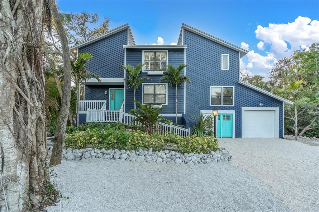 En Venta: $2,250,000 (6 camas, 4 baños, 3500 Pies cuadrados)