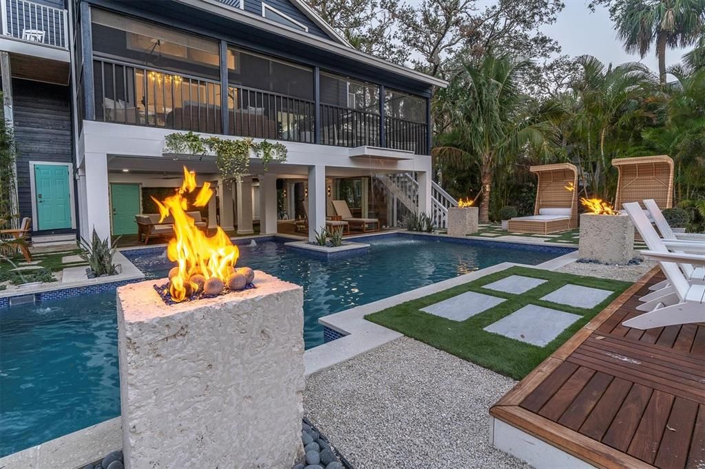 En Venta: $2,250,000 (6 camas, 4 baños, 3500 Pies cuadrados)