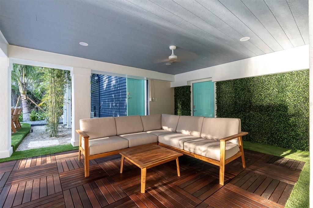 En Venta: $2,250,000 (6 camas, 4 baños, 3500 Pies cuadrados)