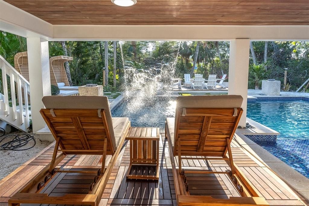 En Venta: $2,250,000 (6 camas, 4 baños, 3500 Pies cuadrados)