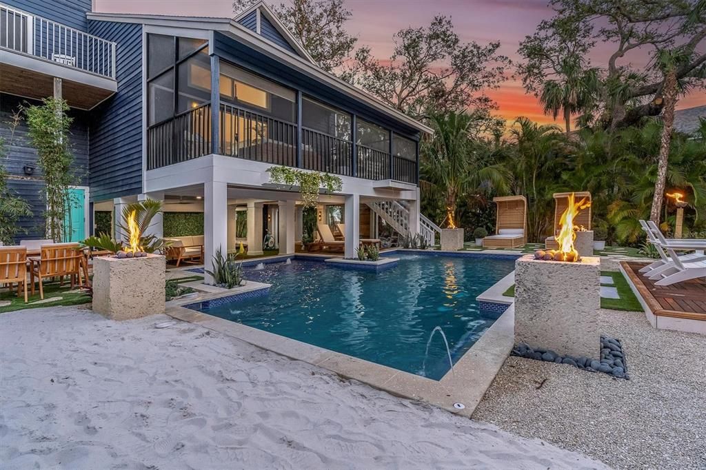 En Venta: $2,250,000 (6 camas, 4 baños, 3500 Pies cuadrados)