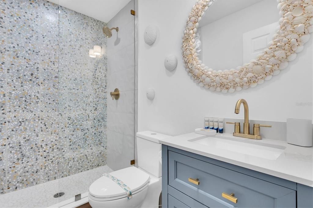 En Venta: $2,250,000 (6 camas, 4 baños, 3500 Pies cuadrados)