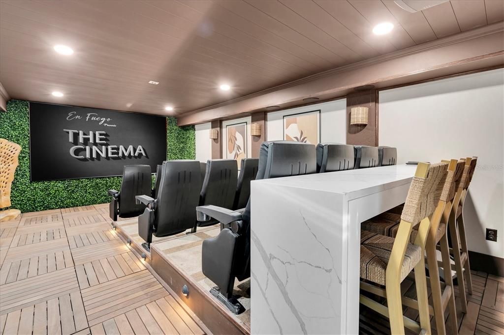 En Venta: $2,250,000 (6 camas, 4 baños, 3500 Pies cuadrados)