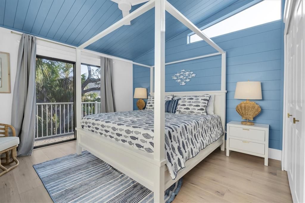 En Venta: $2,250,000 (6 camas, 4 baños, 3500 Pies cuadrados)