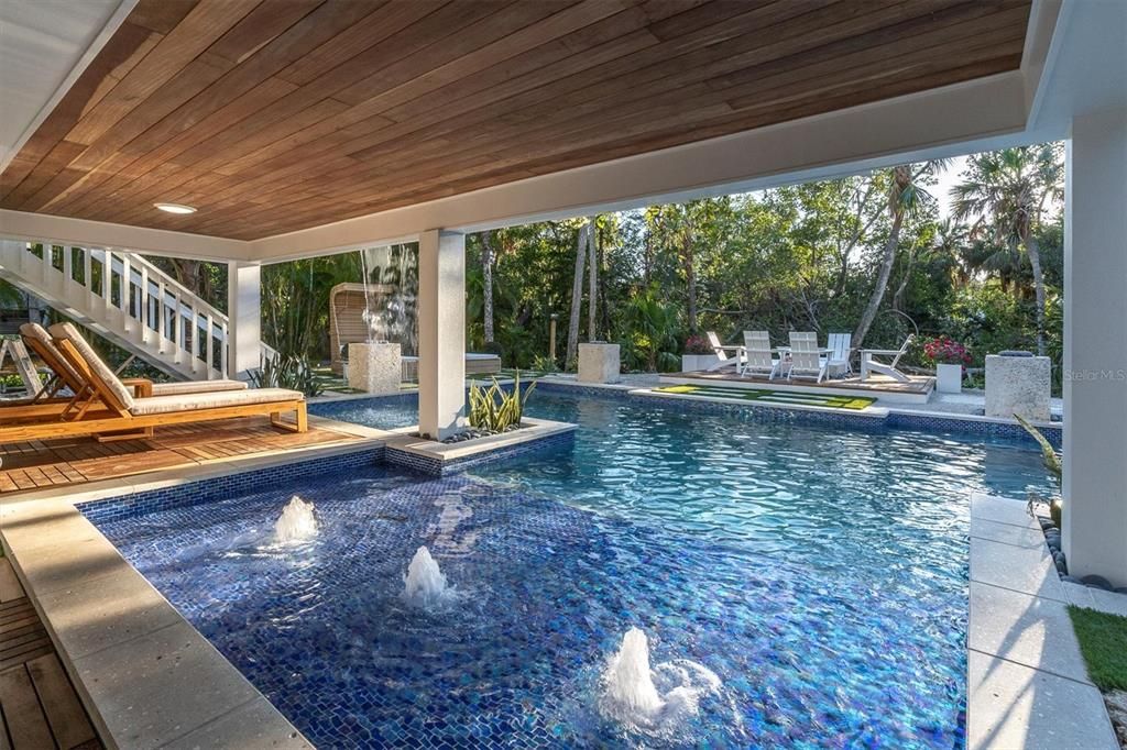 En Venta: $2,250,000 (6 camas, 4 baños, 3500 Pies cuadrados)