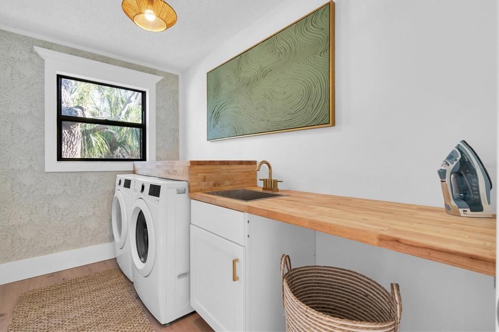 En Venta: $2,250,000 (6 camas, 4 baños, 3500 Pies cuadrados)