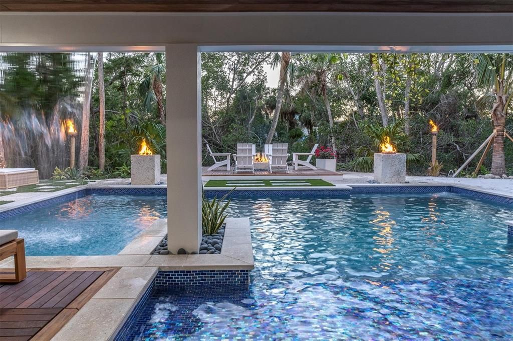 En Venta: $2,250,000 (6 camas, 4 baños, 3500 Pies cuadrados)